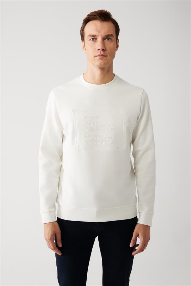 Beyaz İnterlok Kumaş Bisiklet Yaka Slogan Gofre Baskılı Sweatshirt