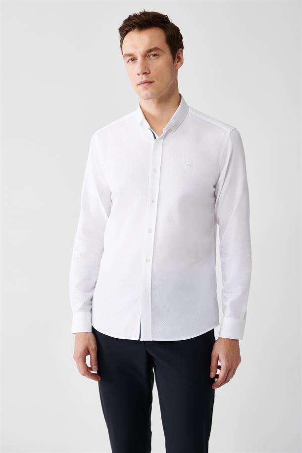 Beyaz Klasik Yaka Armürlü Şerit Detaylı Pamuk Slim Fit Gömlek