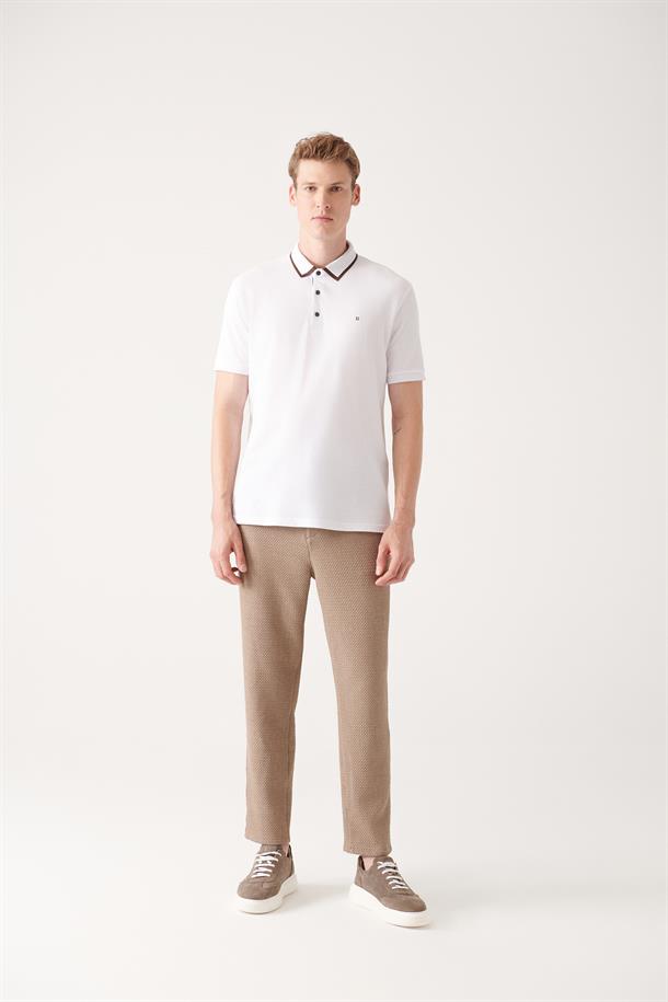 Beyaz Polo Yaka Çıtçıtlı Yakası Jakarlı T-Shirt
