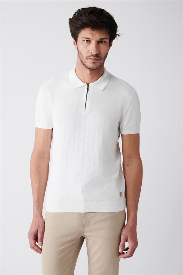 Beyaz Polo Yaka Jakarlı Triko T-Shirt