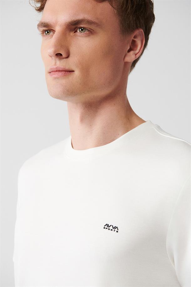Ekru Bisiklet Yaka Sırt ve Göğsü Logo Baskılı T-shirt