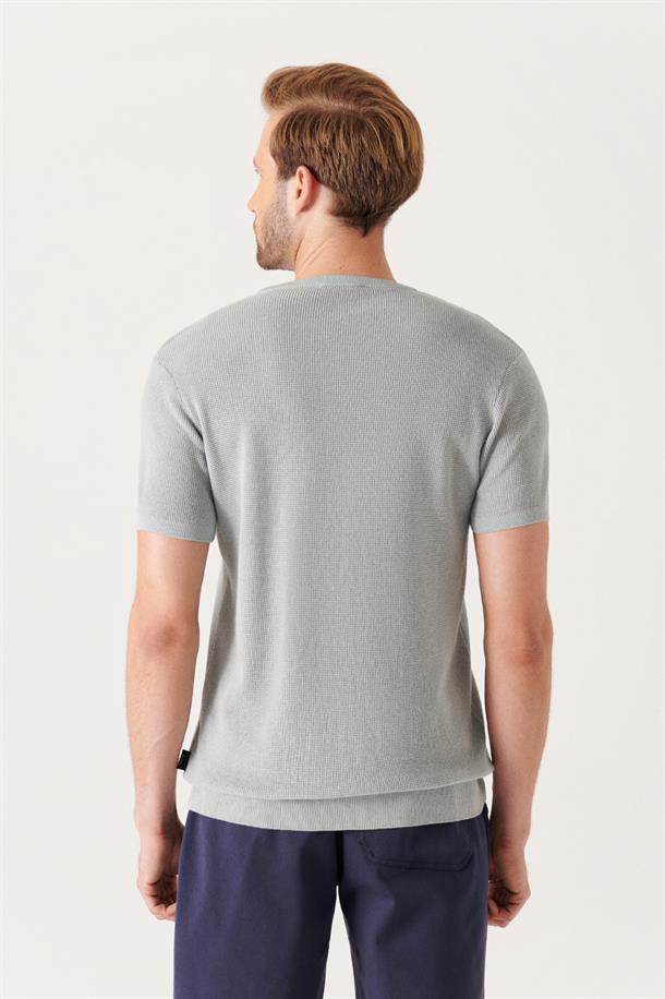 Gri Bisiklet Yaka Dokulu Basic Triko T-shirt