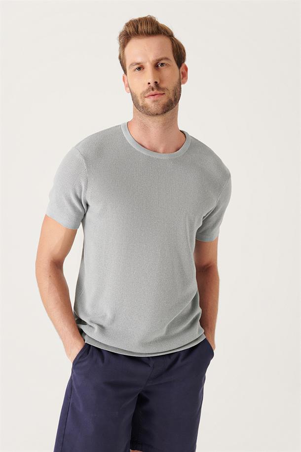 Gri Bisiklet Yaka Dokulu Basic Triko T-shirt