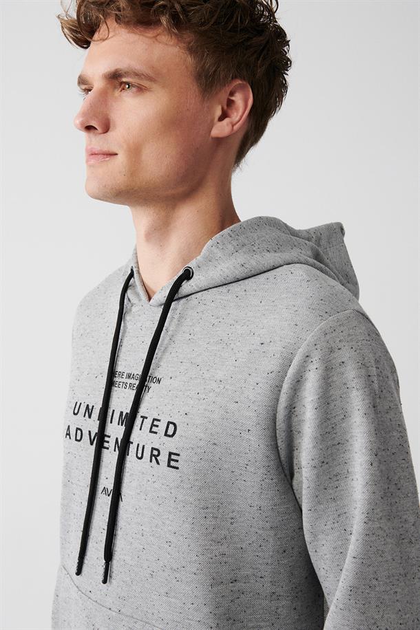 Gri Kapüşonlu Yaka Baskılı Sweatshirt