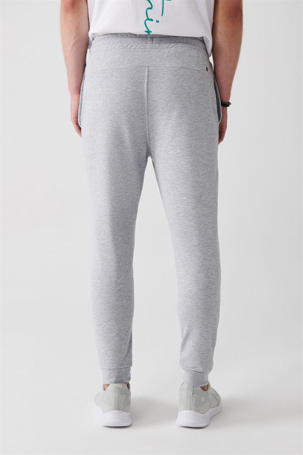 Gri Önü Nakışlı Jogger