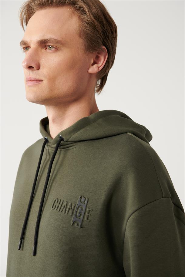 Haki Şardonlu Kumaş Kapüşonlu Yaka Gofre Baskılı Oversize Sweatshirt