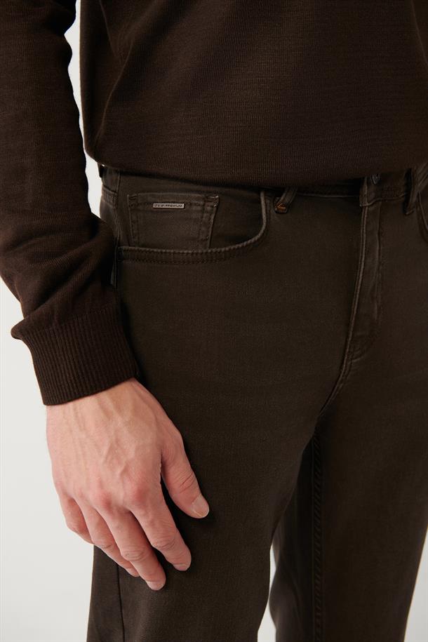 Kahve Eskitme Yıkamalı Örme Pantolon