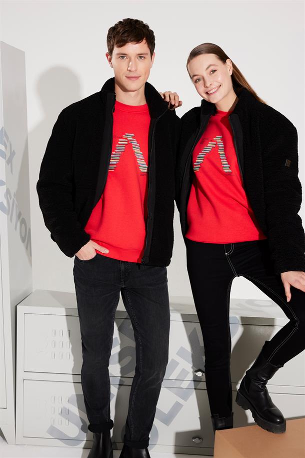Kırmızı Sweatshirt Bisiklet Yaka 3 İplik Şardonlu Reglan Kol Nakışlı Regular Fit Standart Kesim