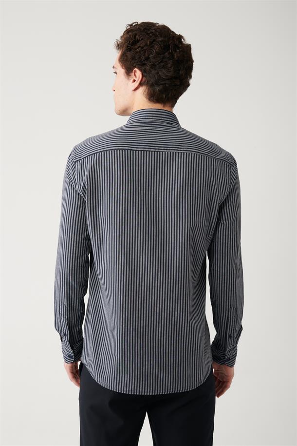Lacivert Alttan Britli Yaka %100 Pamuk Çizgili Slim Fit Dar Kesim Gömlek