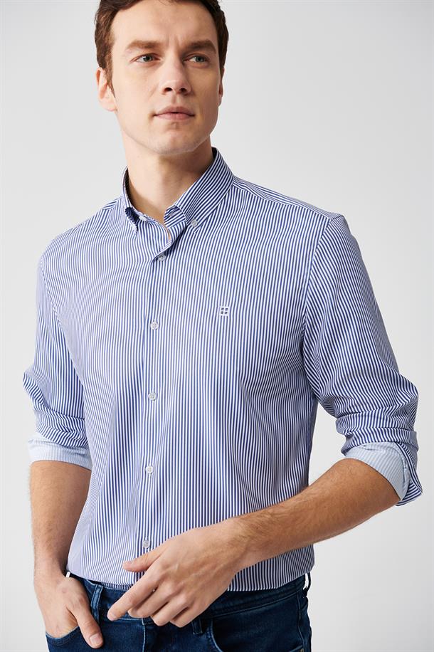 Lacivert Düğmeli Yaka Çizgili Travel Slim Fit Gömlek
