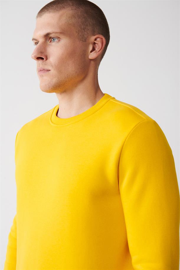 Sarı Bisiklet Yaka İçi Polarlı 3 İplik Pamuklu Regular Fit Standart Kesim Unisex Sweatshirt
