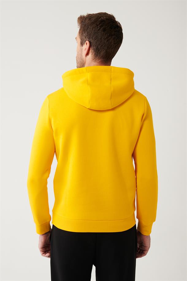 Sarı Şardonlu Kumaş Kapüşonlu Yaka Piramit Baskılı Sweatshirt