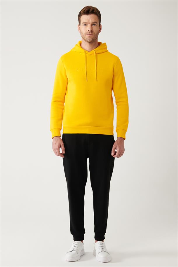 Sarı Şardonlu Kumaş Kapüşonlu Yaka Piramit Baskılı Sweatshirt