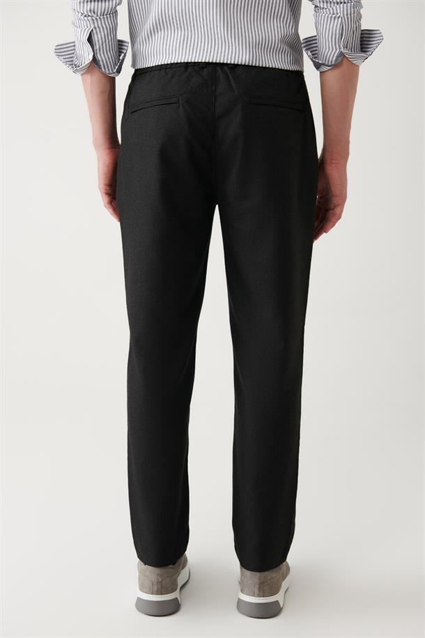 Siyah Beli Lastikli Dokulu Relaxed Fit Chino Pantolon
