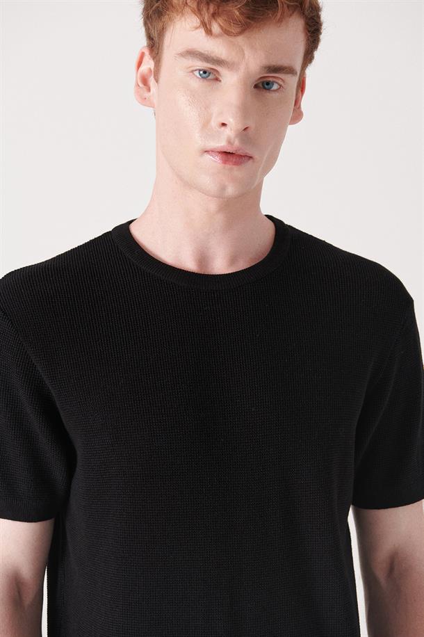 Siyah Bisiklet Yaka Dokulu Basic Triko T-shirt