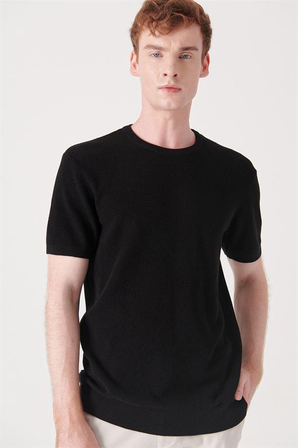Siyah Bisiklet Yaka Dokulu Basic Triko T-shirt