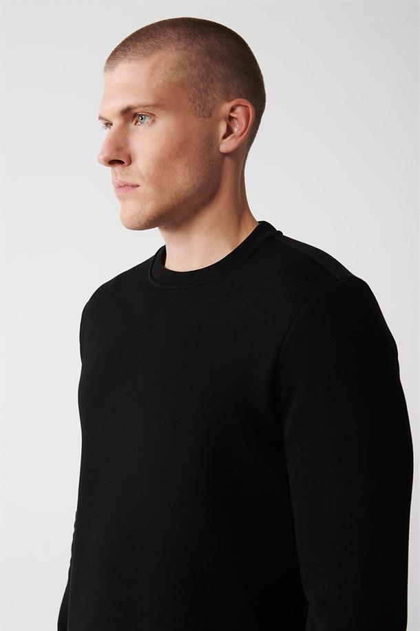 Siyah Bisiklet Yaka İçi Polarlı 3 İplik Pamuklu Regular Fit Standart Kesim Unisex Sweatshirt