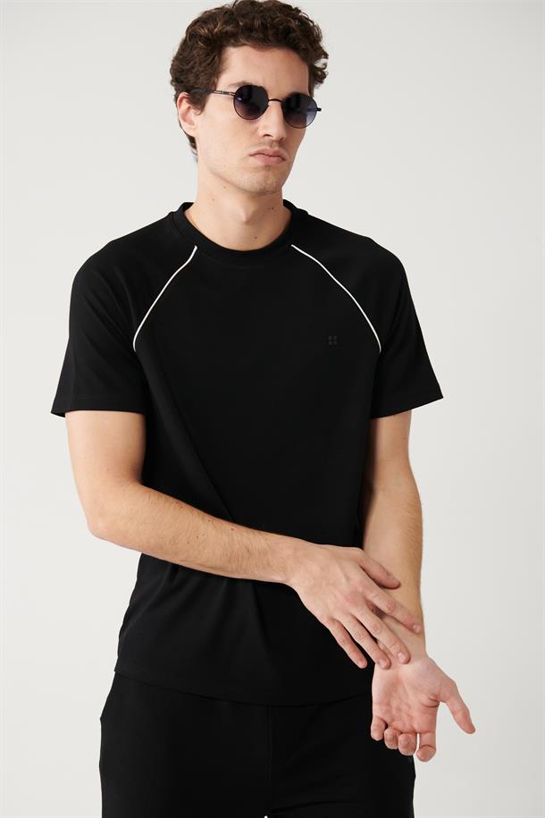 Siyah Düz Reglan Kol Biye Detaylı Bisiklet Yaka T-shirt
