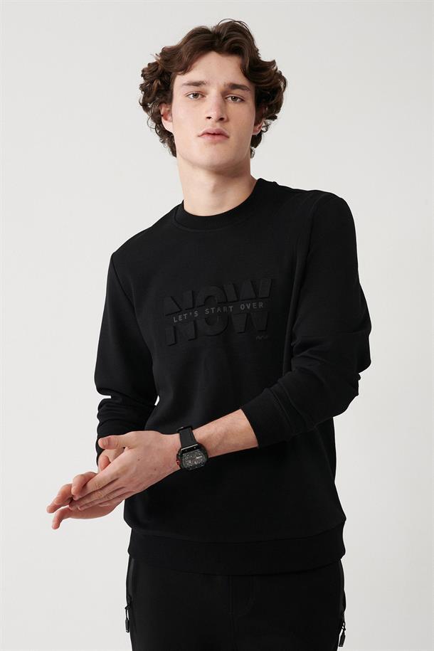 Siyah İnterlok Kumaş Bisiklet Yaka Gofre Baskılı Sweatshirt