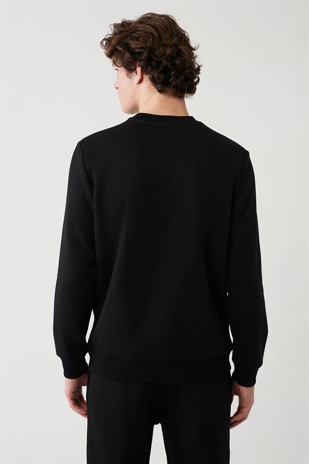 Siyah İnterlok Kumaş Bisiklet Yaka Gofre Baskılı Sweatshirt