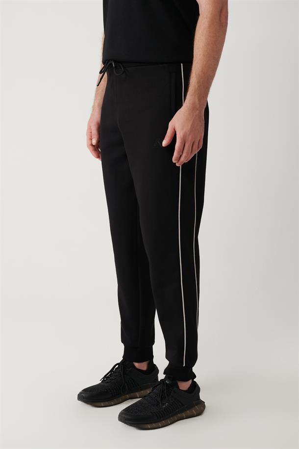 Siyah İnterlok Kumaş Biyeli Jogger