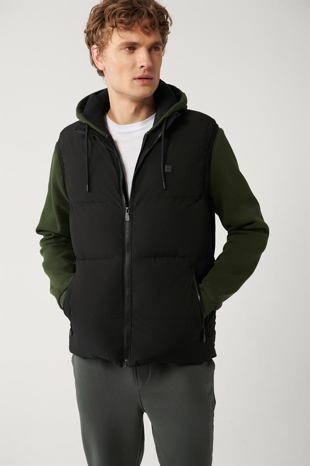 Siyah Kapüşonlu Dik Yaka Su İtici Kumaş Slim Fit Dar Kesim Şişme Yelek