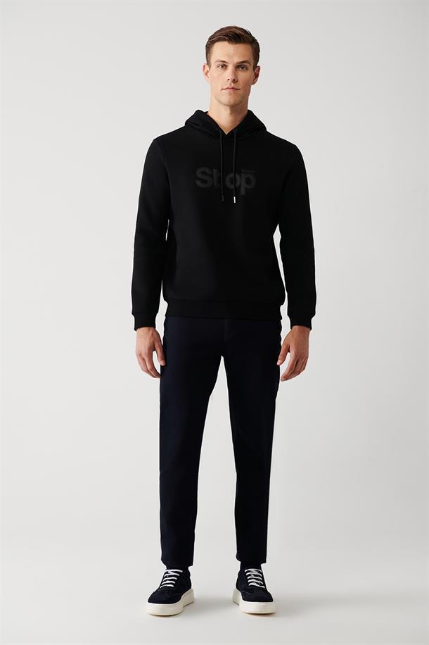 Siyah Kapüşonlu Yaka Baskılı Sweatshirt