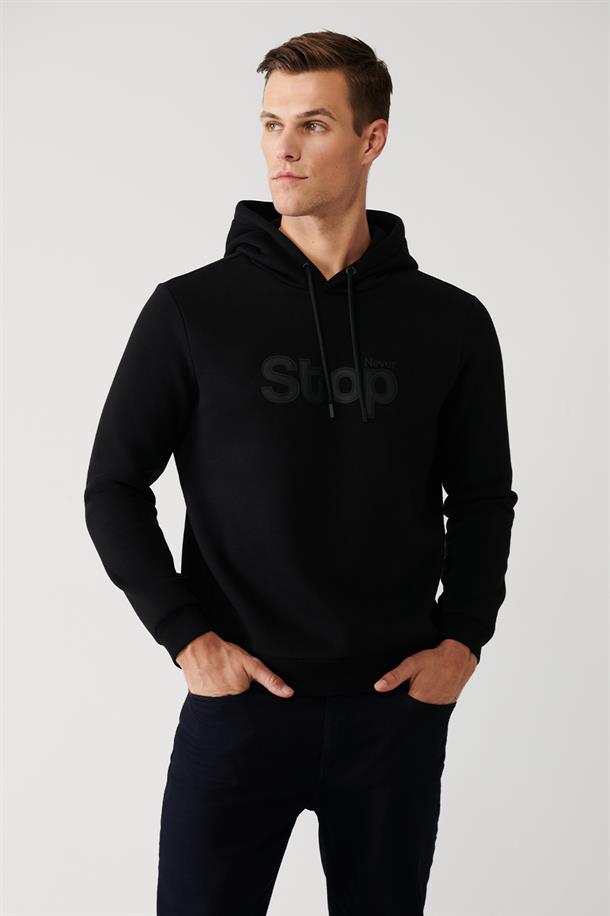 Siyah Kapüşonlu Yaka Baskılı Sweatshirt