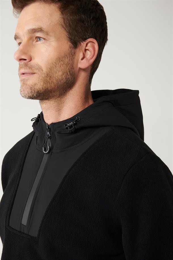 Siyah Kapüşonlu Yaka Garni Kumaş Detaylı Sweatshirt Polar
