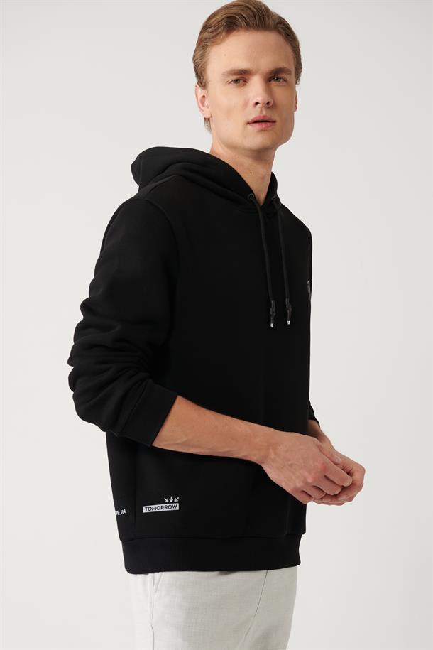 Siyah Şardonlu Kumaş Kapüşonlu Yaka Göğüsü Baskı Detaylı Sweatshirt