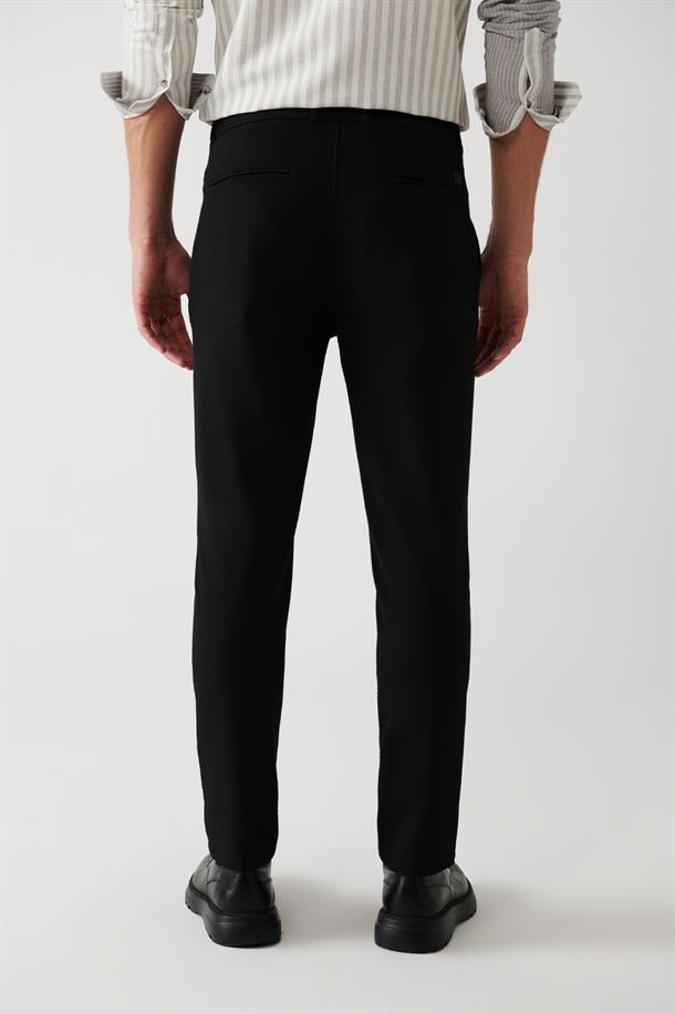 Siyah Yanı Lastikli Dokulu Slim Fit Jogger Pantolon