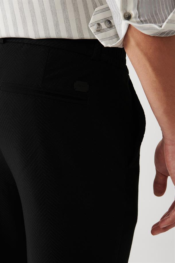Siyah Yanı Lastikli Dokulu Slim Fit Jogger Pantolon