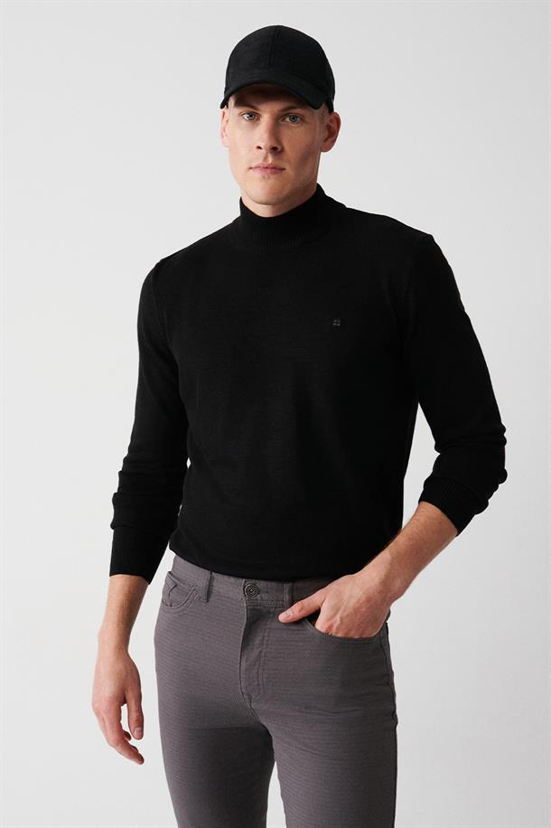 Siyah Yarım Balıkçı Yaka Tüylenmeyen Regular Fit Standart Kesim Unisex Triko Kazak