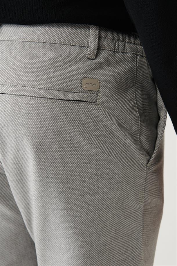 Açık Gri Beli Lastikli Diyagonal Desenli Relaxed Fit Pantolon