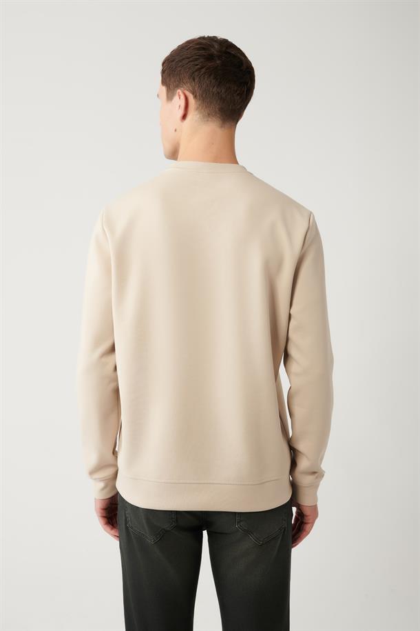 Bej Bisiklet Yaka Göğüsü Baskılı ve Biye Detaylı Sweatshirt