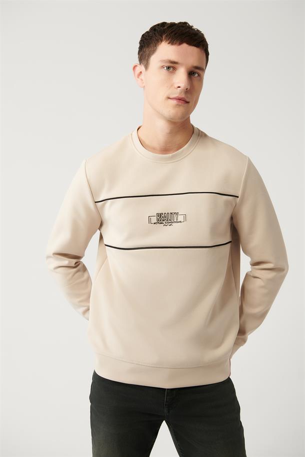 Bej Bisiklet Yaka Göğüsü Baskılı ve Biye Detaylı Sweatshirt