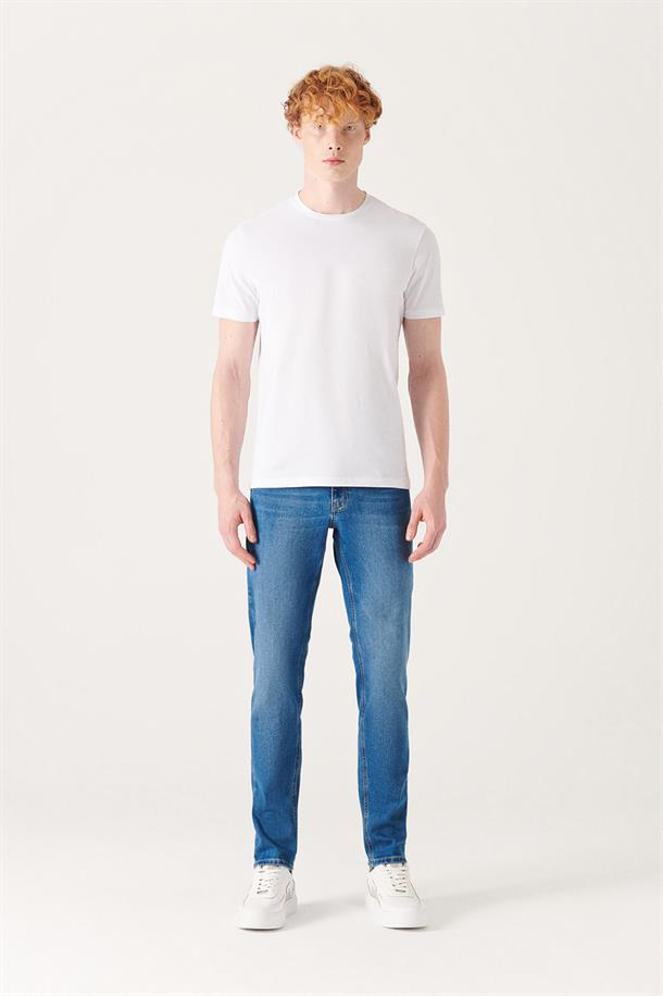 Beyaz %100 Pamuk Nefes Alan Bisiklet Yaka Slim Fit T-Shirt