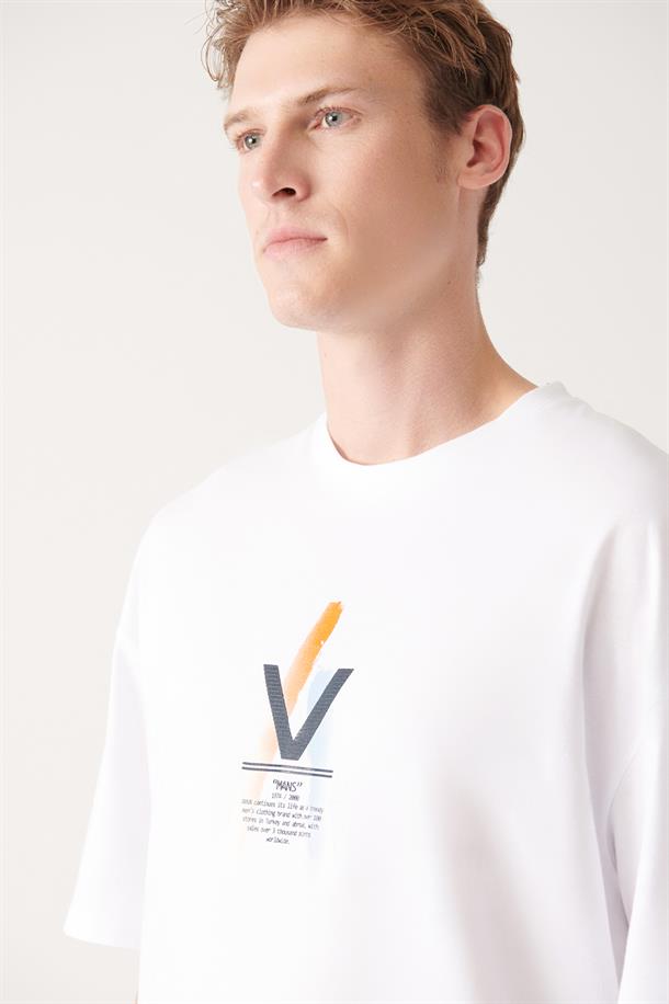 Beyaz Bisiklet Yaka Baskılı  Örme T-Shirt