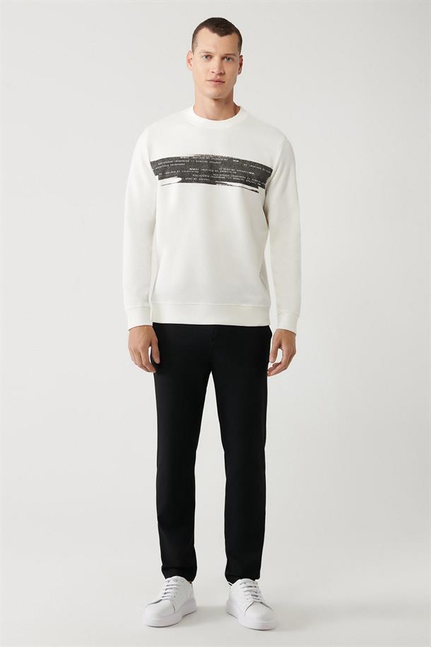 Beyaz Bisiklet Yaka Baskılı Sweatshirt