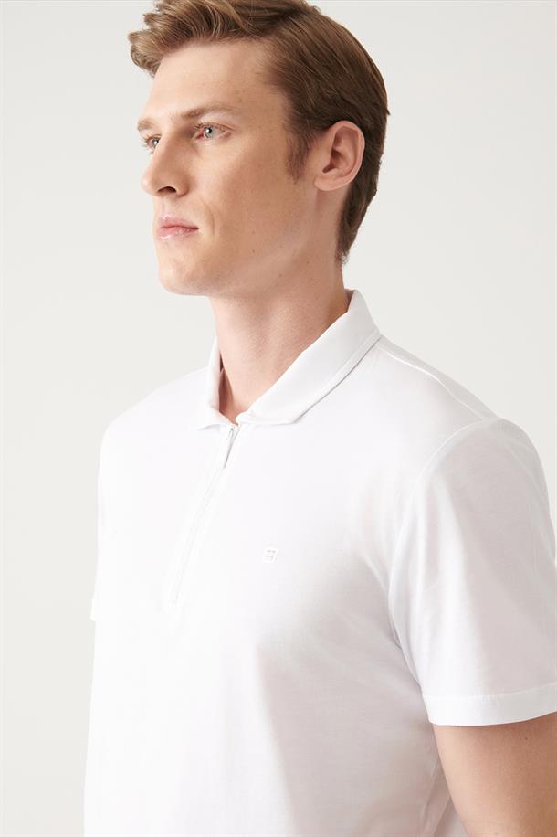Beyaz Fermuarlı Polo Yaka T-Shirt