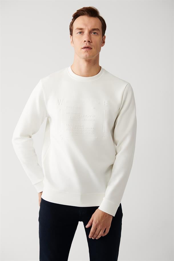 Beyaz İnterlok Kumaş Bisiklet Yaka Slogan Gofre Baskılı Sweatshirt