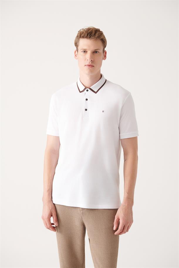 Beyaz Polo Yaka Çıtçıtlı Yakası Jakarlı T-Shirt