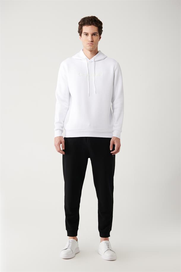 Beyaz Şardonlu Kumaş Kapüşonlu Yaka Piramit Baskılı Sweatshirt