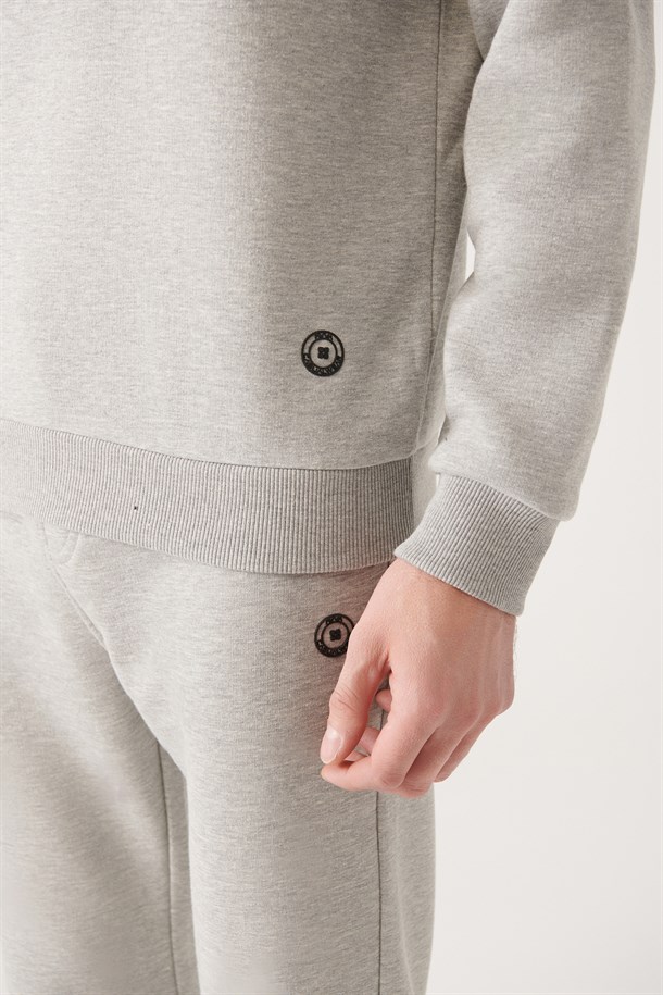Gri Bisiklet Yaka Şardonlu 3 İplik Pamuklu Sweatshirt