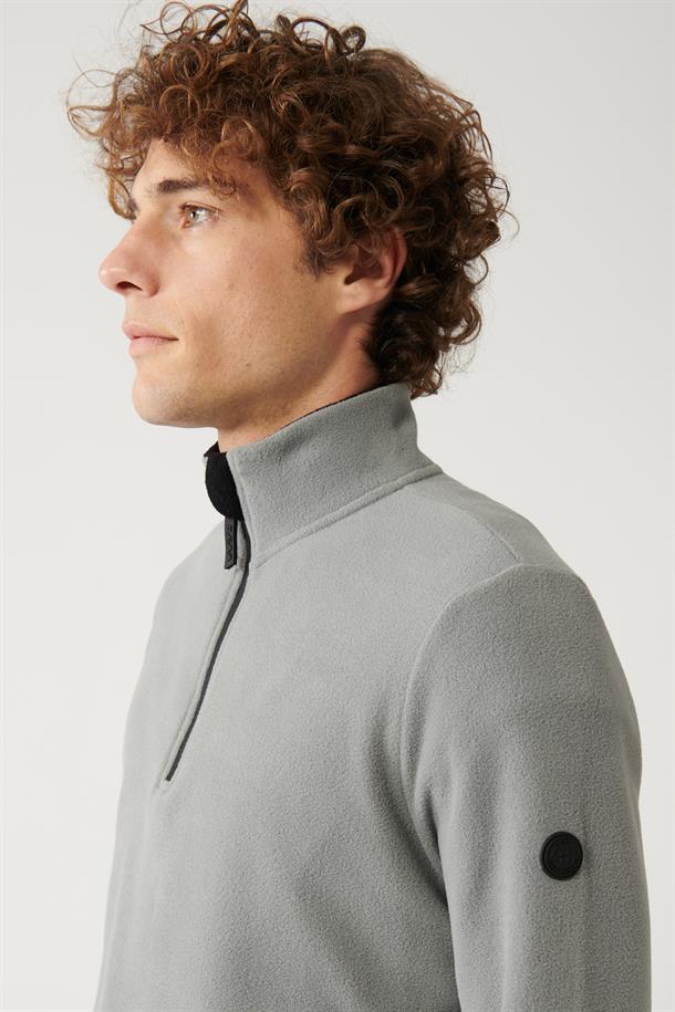 Gri Dik Yaka Soğuğa Dayanıklı Yarım Fermuarlı Regular Fit Standart Kesim Polar Sweatshirt