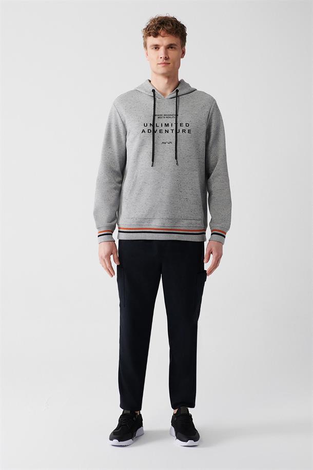 Gri Kapüşonlu Yaka Baskılı Sweatshirt