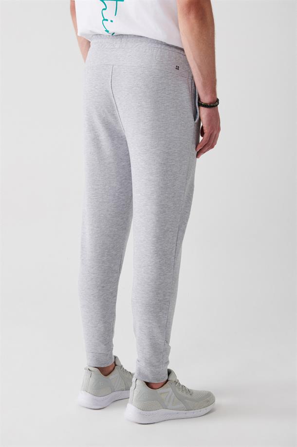 Gri Önü Nakışlı Jogger