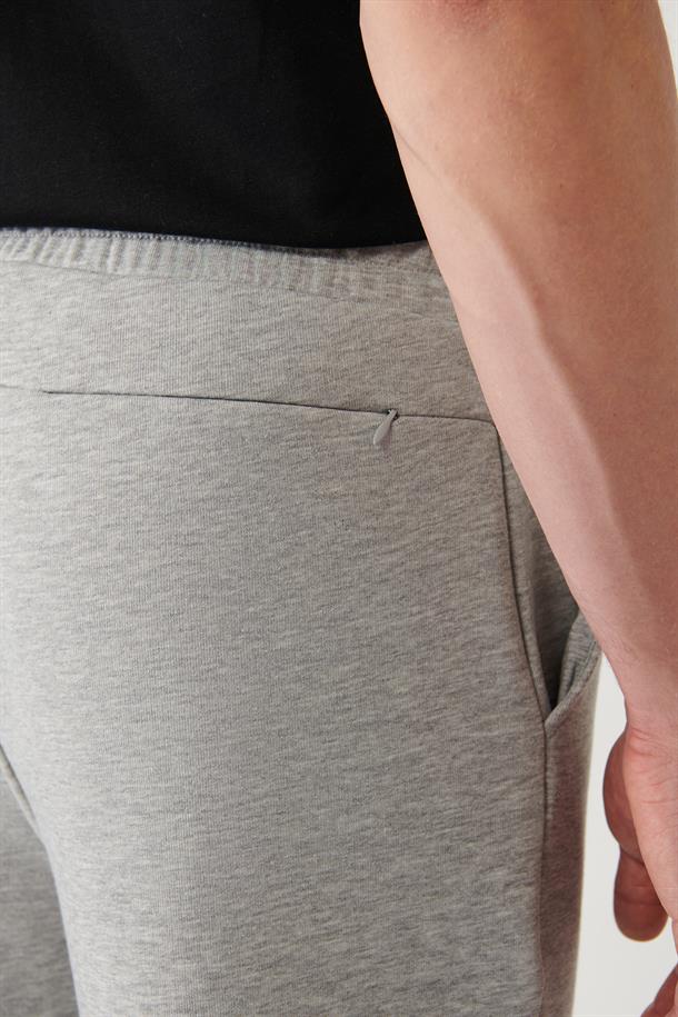 Gri Piramid Baskılı Jogger
