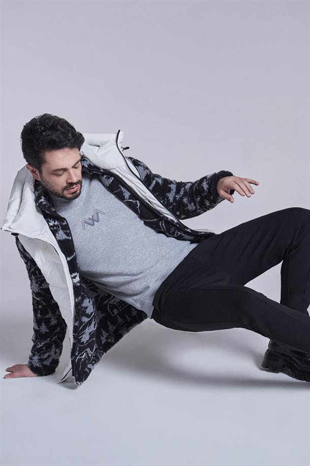Gri Şardonlu Kumaş Bisiklet Yaka Enjeksiyon Baskılı Sweatshirt