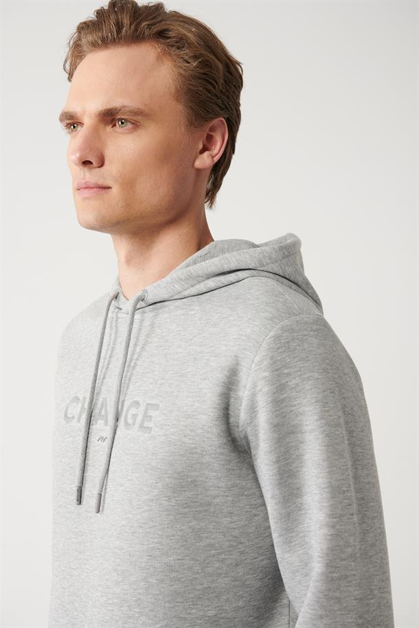 Gri Şardonlu Kumaş Kapüşonlu Yaka Piramit Baskılı Sweatshirt